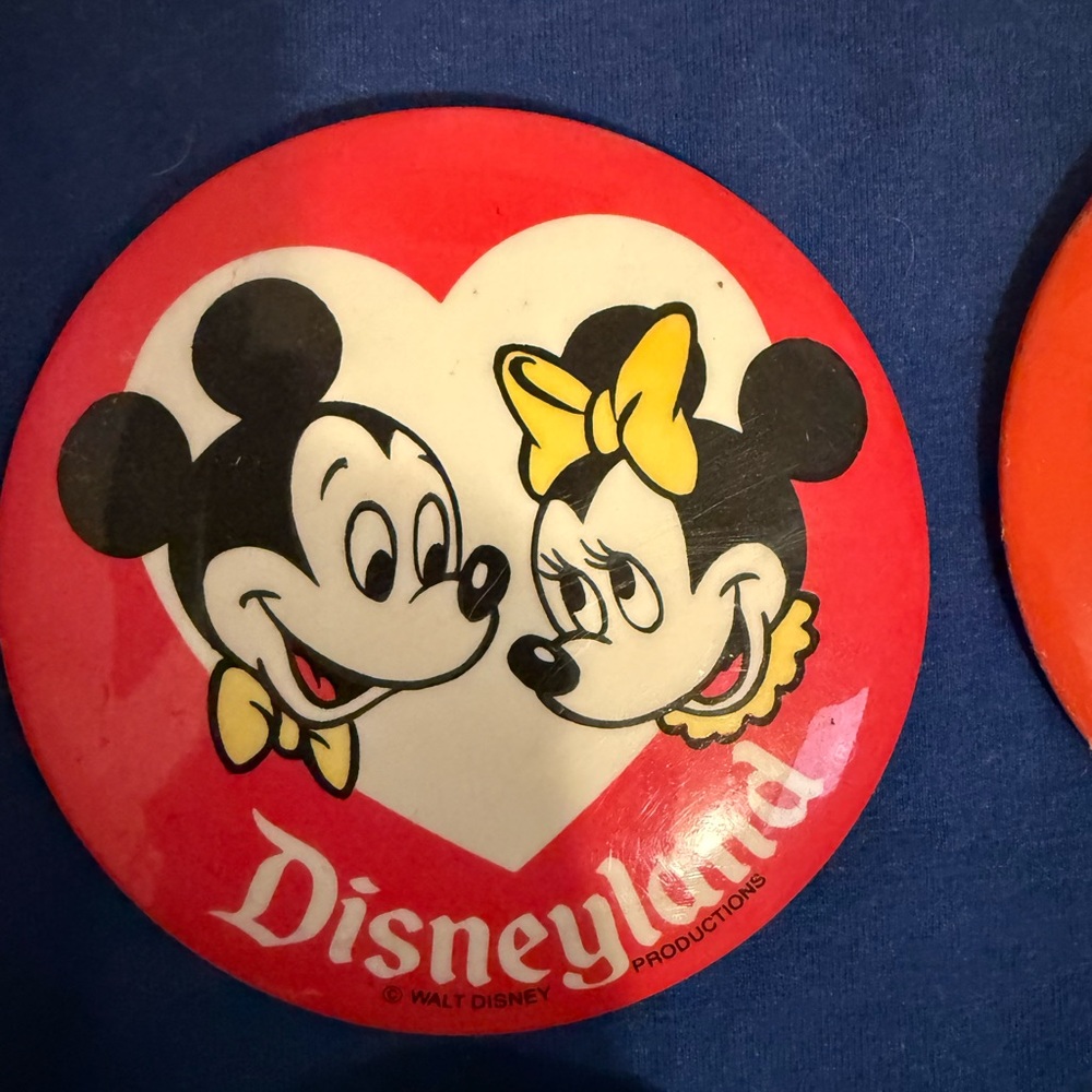 Disneyland Collectors Button lot of 6. - Picture 3 of 9